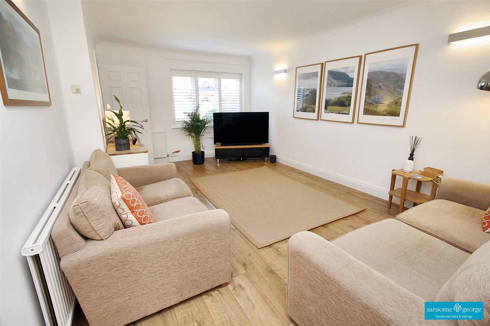 3 bed property in Somerset Walk, Tilehurst